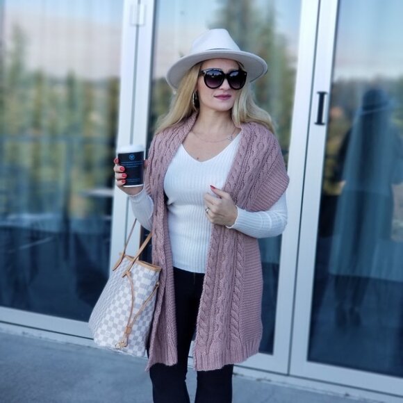 Blush Oversized Knitted scarf - Picture 6 of 6